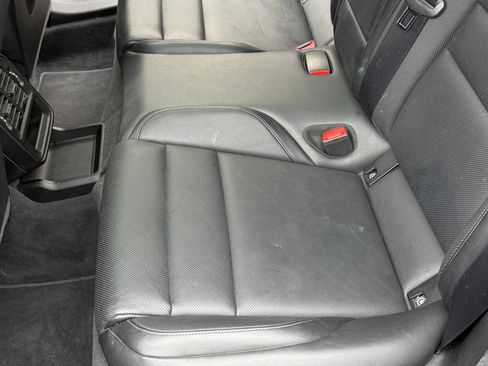 Used 2021 Porsche Taycan image 17