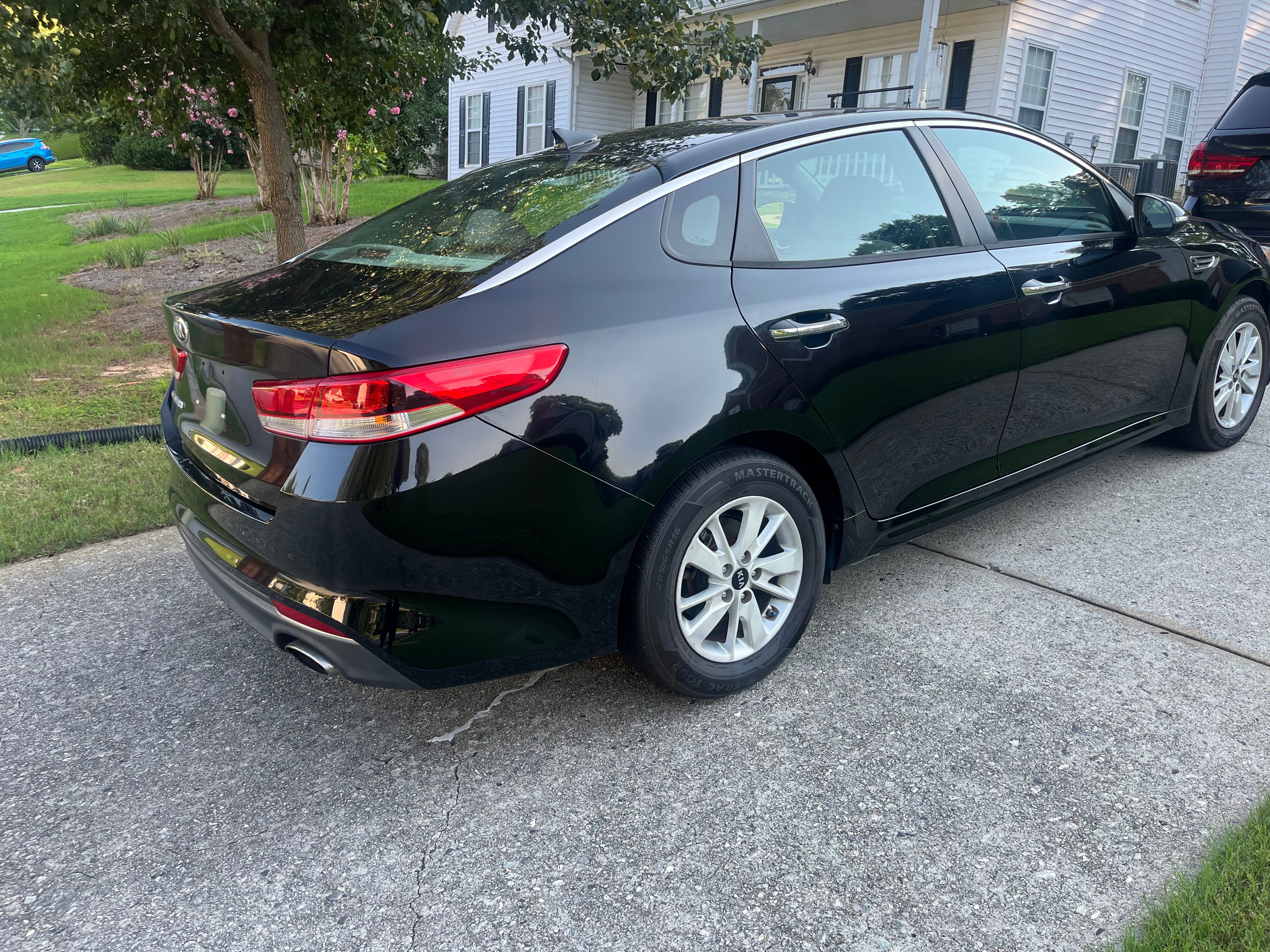 Used 2016 Kia Optima LX FWD image 4