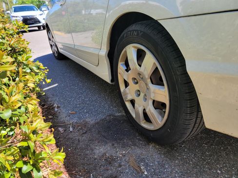 Used 2010 Honda Civic LX image 26