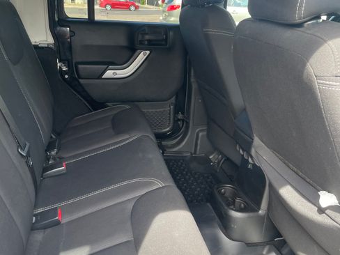 Used 2015 Jeep Wrangler Unlimited Sahara w/ Connectivity Group image 26