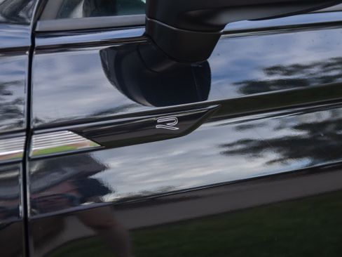 Used 2022 Volkswagen Tiguan SE R-Line image 26