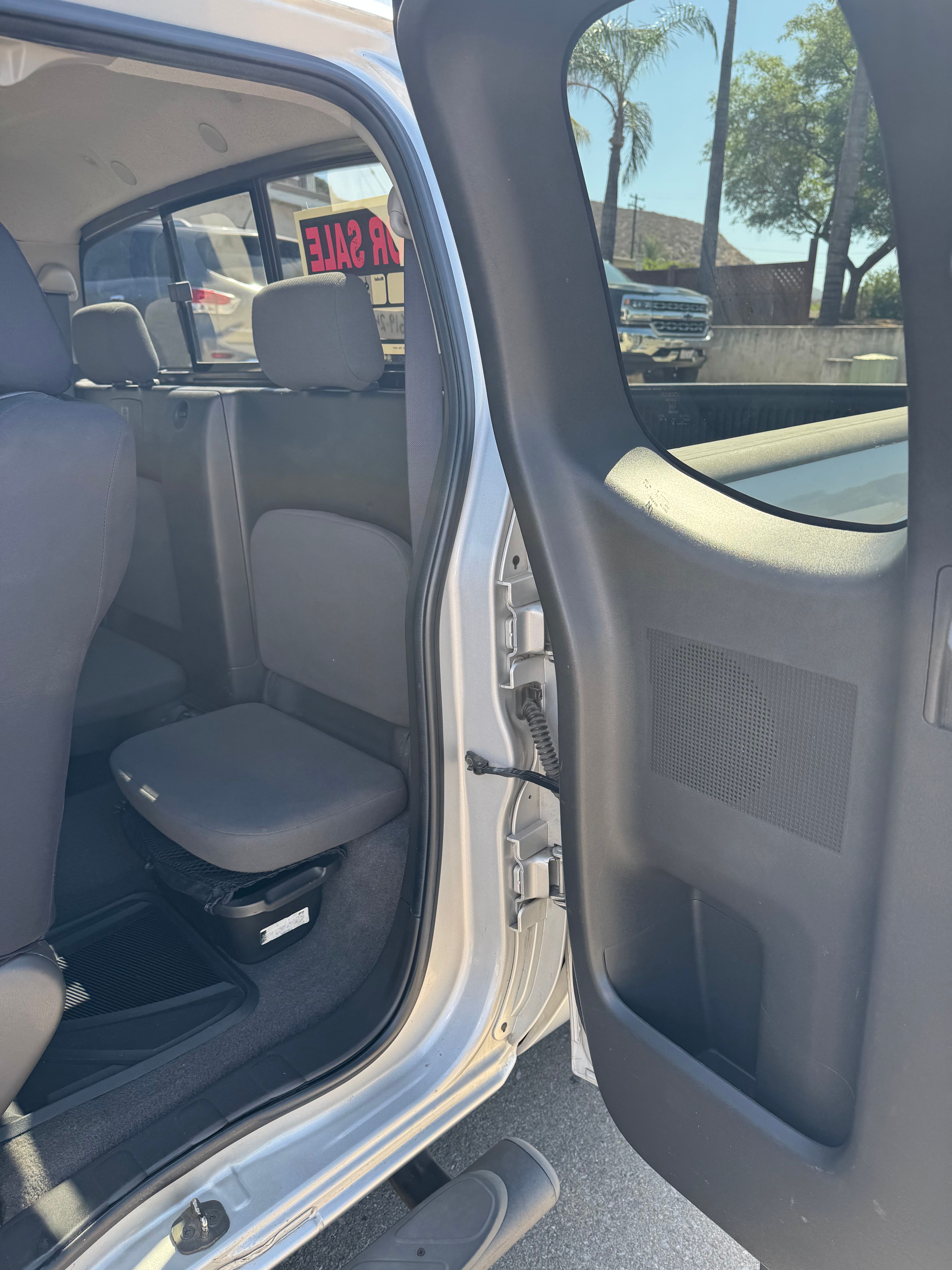 Used 2006 Nissan Frontier XE w/ (G01) XE Preferred Pkg RWD image 11