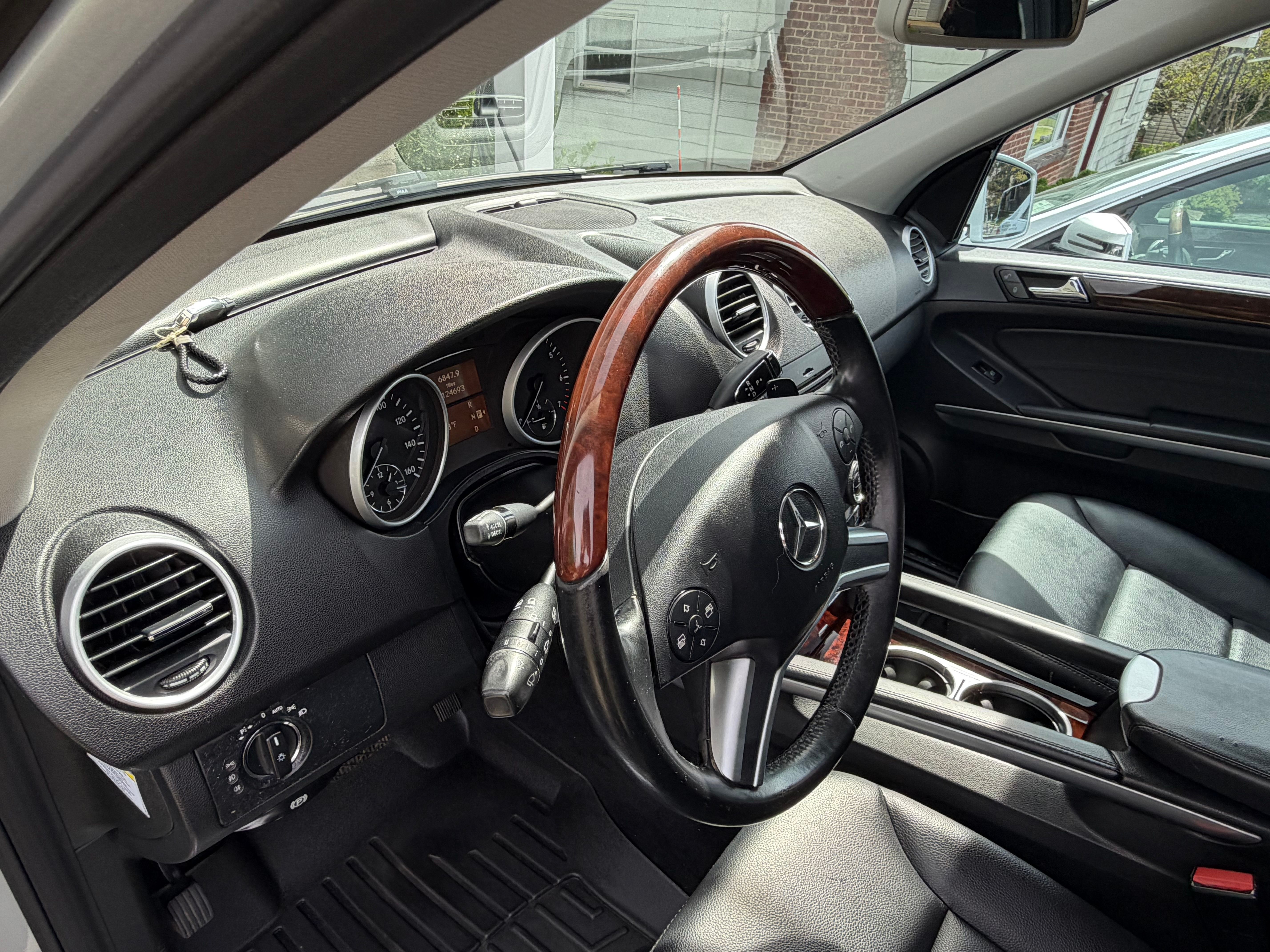Used 2011 Mercedes-Benz ML 350 4MATIC image 13