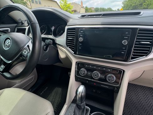 Used 2018 Volkswagen Atlas SEL w/ R-Line Package image 14