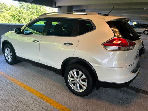 Used 2015 Nissan Rogue SV w/ SV Moonroof Package AWD/4WD image 2