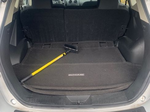 Used 2015 Nissan Rogue S image 6