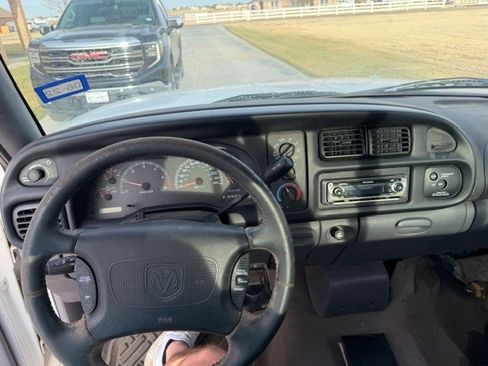 Used 1998 Dodge Ram 1500 Truck 2WD Regular Cab image 10