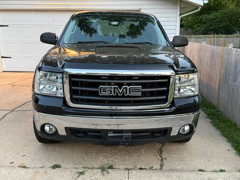 Used 2008 GMC Sierra 1500 SLT w/ SLT Preferred Package AWD/4WD image 5