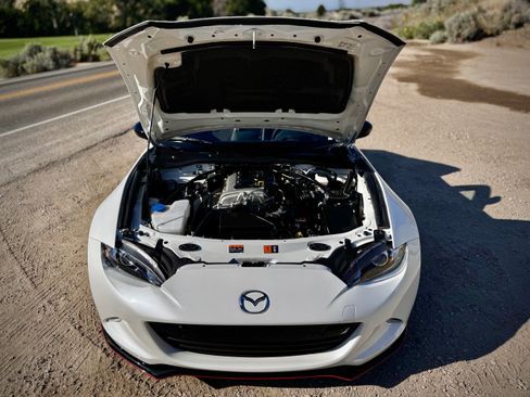 Used 2022 MAZDA MX-5 Miata Club RWD image 11