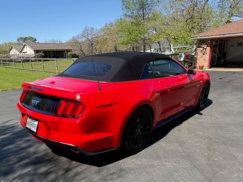 Used 2016 Ford Mustang GT Premium image 15