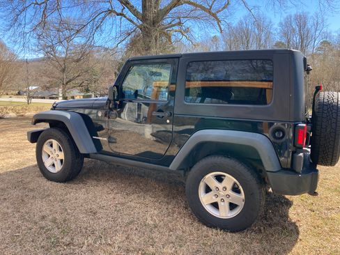 Used 2009 Jeep Wrangler Rubicon w/ PWR Convenience Group image 2