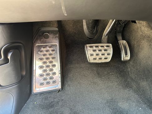 Used 2018 Bentley Bentayga image 9