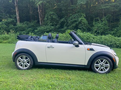 Used 2014 MINI Cooper Convertible FWD image 2