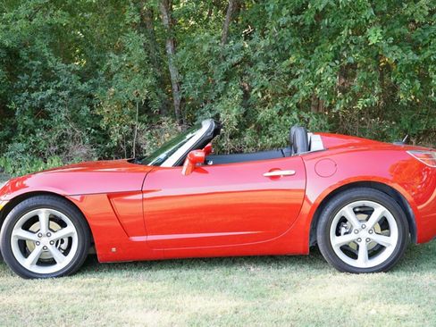 Used 2009 Saturn Sky w/ Premium Trim Package RWD image 4