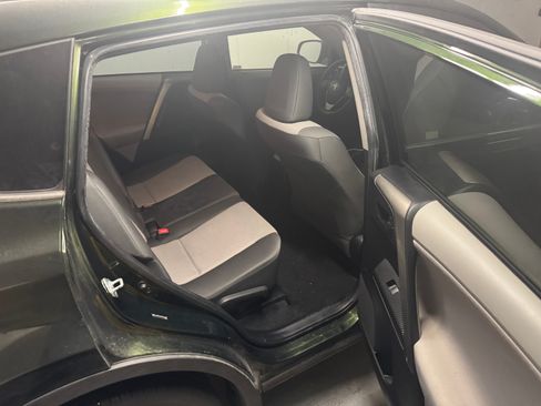 Used 2013 Toyota RAV4 LE image 8
