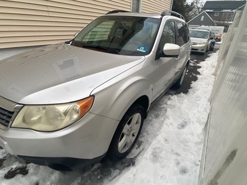 Used 2010 Subaru Forester 2.5X Premium image 4