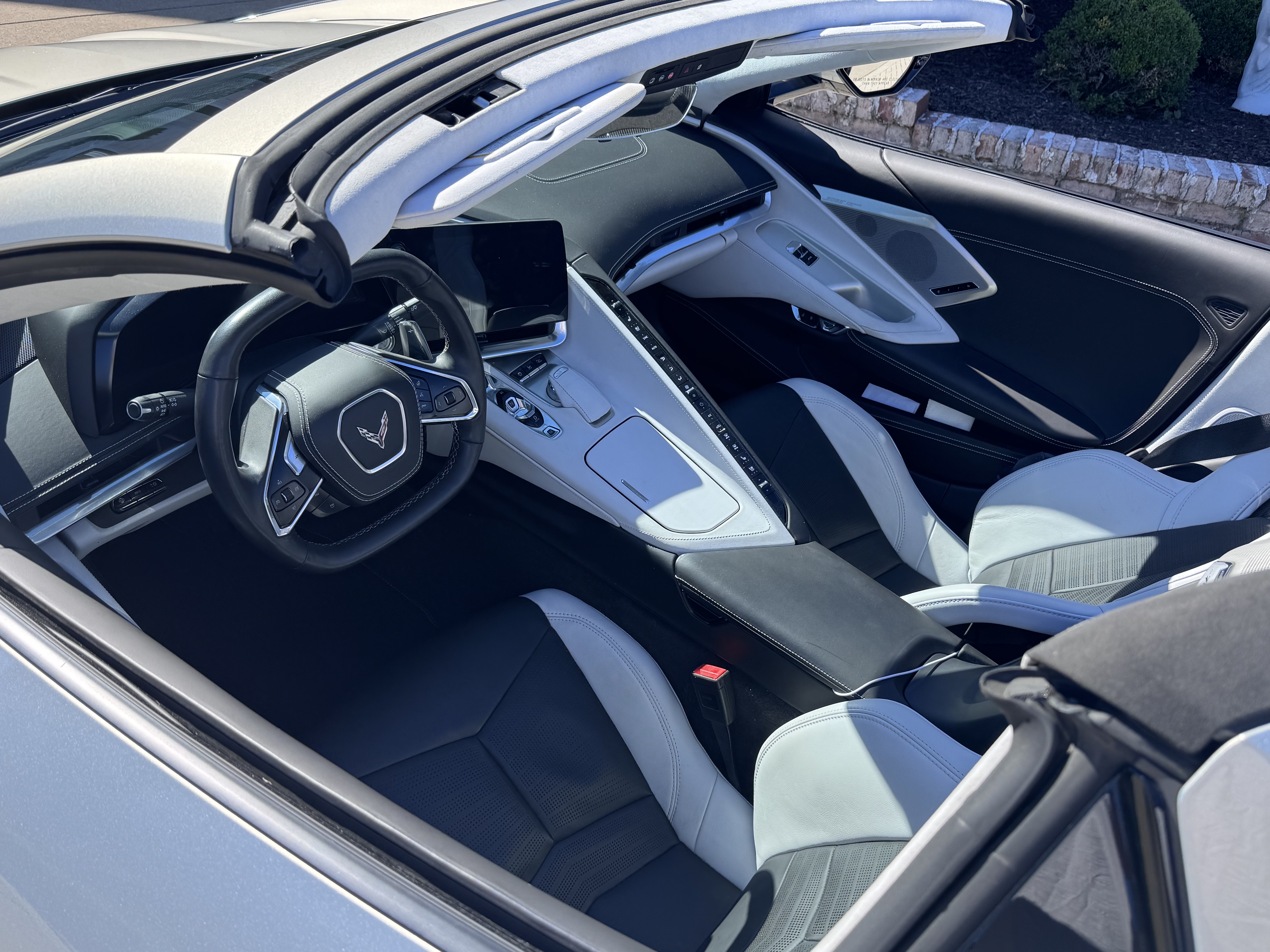 Used 2023 Chevrolet Corvette Stingray Premium Conv w/ Z51 Performance Package RWD image 4