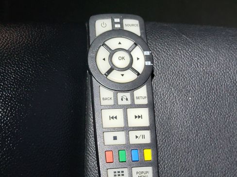 Used 2015 Chrysler Town & Country Touring image 25