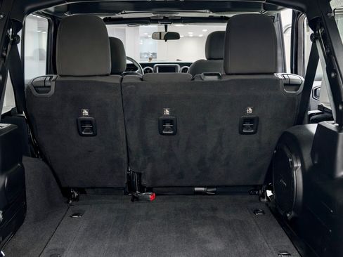 Used 2018 Jeep Wrangler Unlimited Sport S image 10