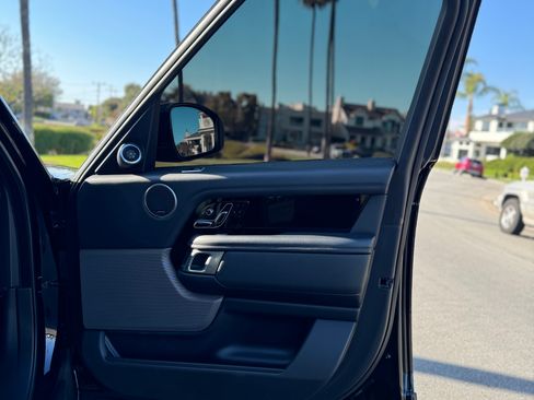 Used 2020 Land Rover Range Rover image 14
