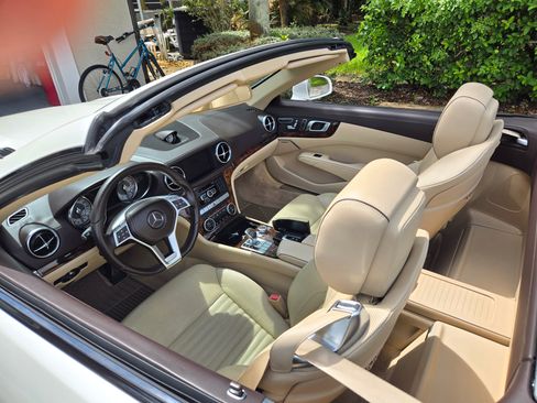 Used 2015 Mercedes-Benz SL 400 w/ Premium I Package image 6