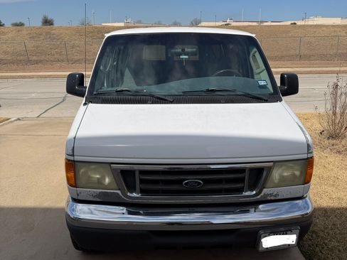 Used 2007 Ford E-350 and Econoline 350 XLT image 1