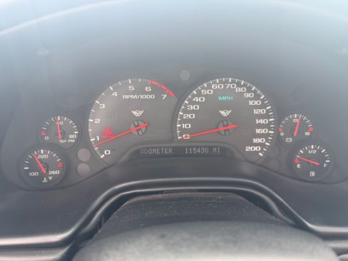 Used 2004 Chevrolet Corvette Coupe w/ Roof Package image 24