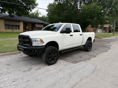 Used 2018 RAM 2500 Laramie AWD/4WD image 14