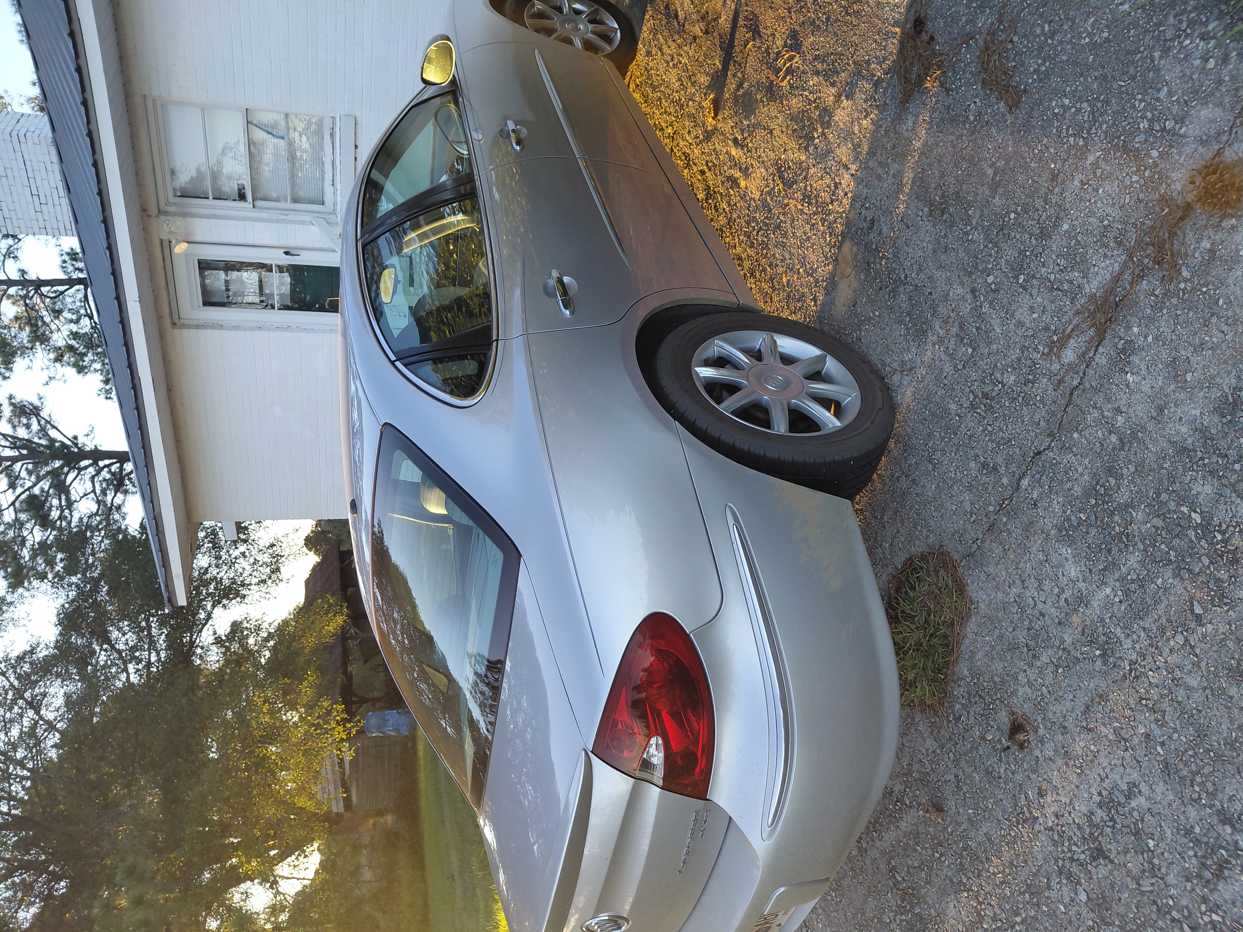 Used 2005 Buick LaCrosse CXS w/ Chrome Appearance Package FWD image 13