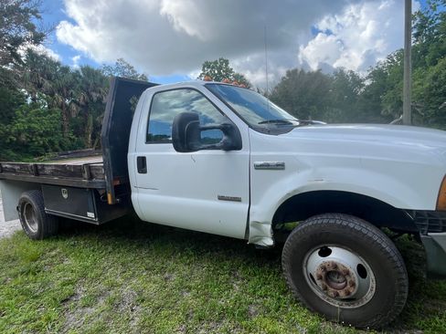 Used 2005 Ford F350 4x4 Regular Cab DRW Super Duty image 4