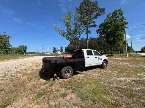 Used 2015 RAM 3500 Tradesman w/ Chrome Appearance Group AWD/4WD image 6