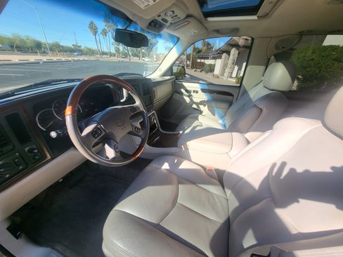 Used 2003 Cadillac Escalade AWD w/ Marketing Vehicle Package image 14