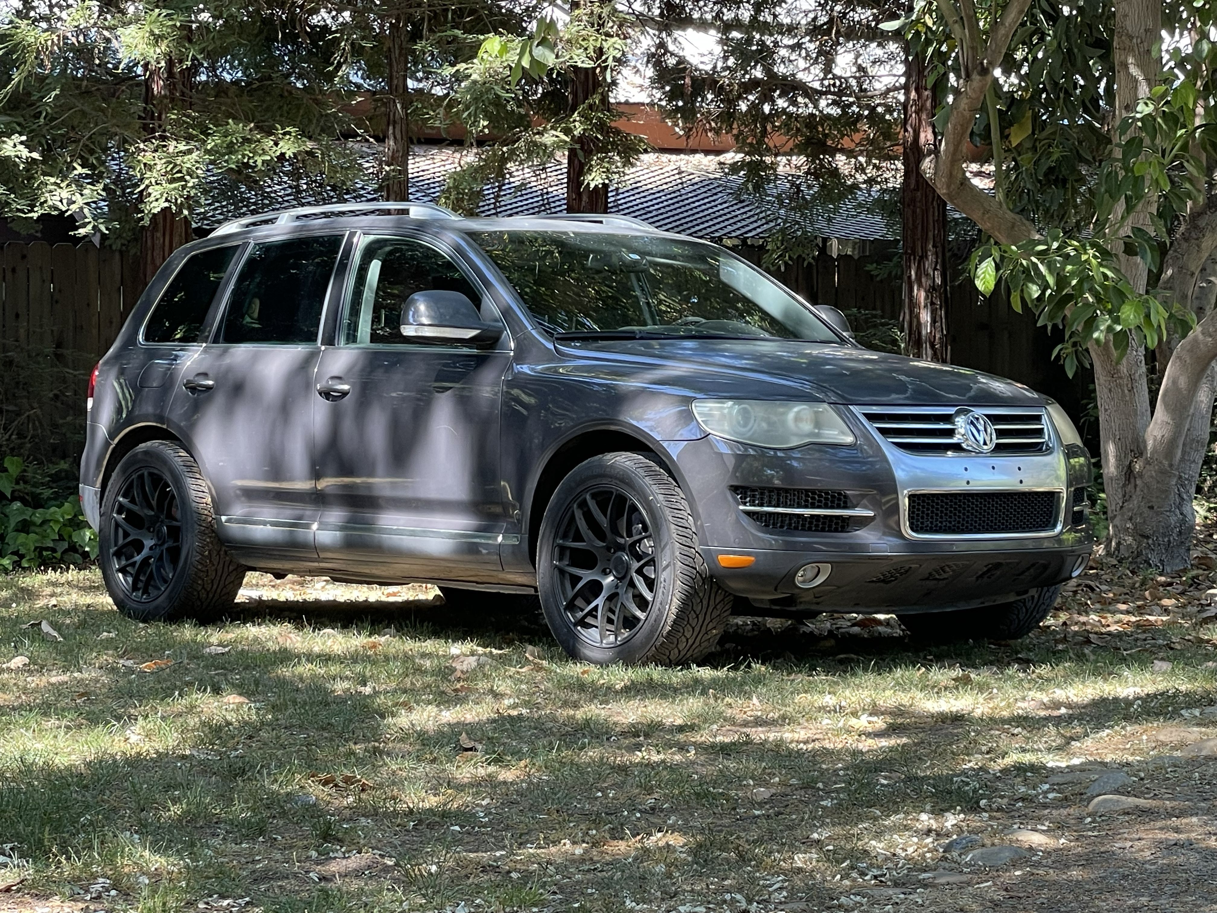 Used 2008 Volkswagen Touareg V10 TDI AWD/4WD image 1