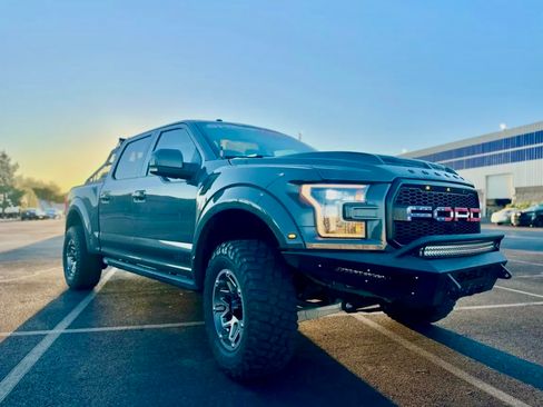 Used 2018 Ford F150 Raptor w/ Equipment Group 802A Luxury image 4