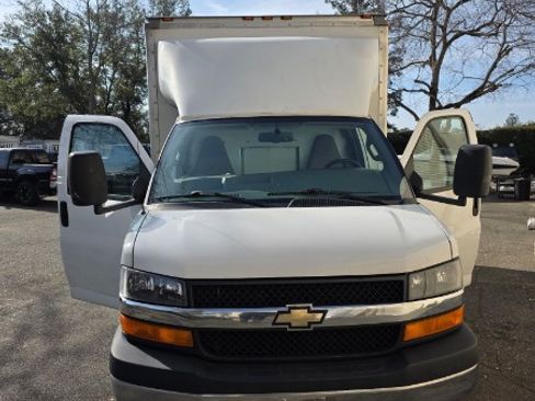 Used 2017 Chevrolet Express 3500 image 14