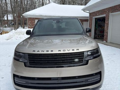 Used 2025 Land Rover Range Rover SE image 5