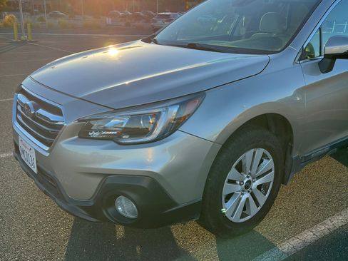 Used 2018 Subaru Outback 2.5i Premium image 9