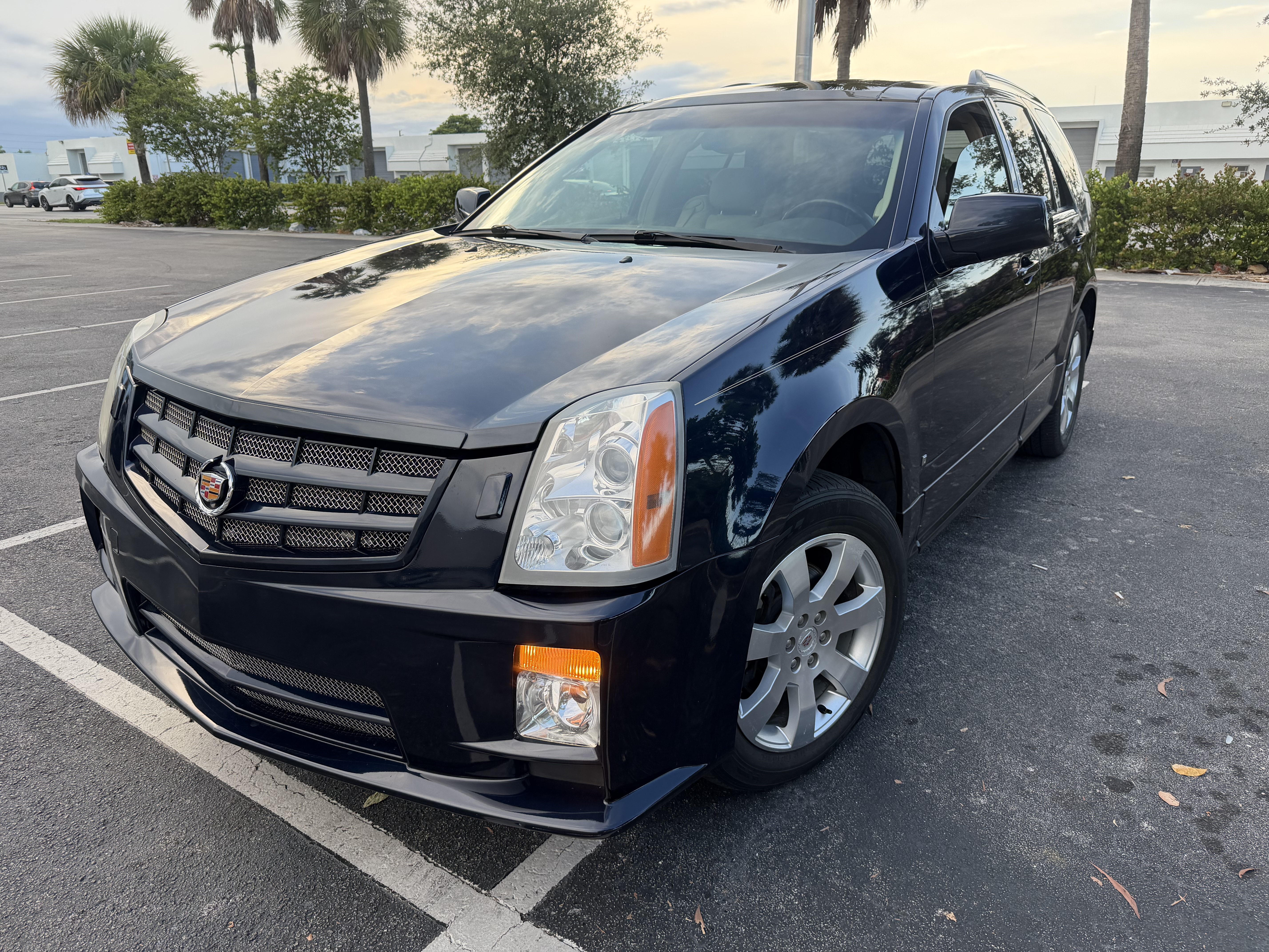 Used 2008 Cadillac SRX AWD w/ Utility Package image 1
