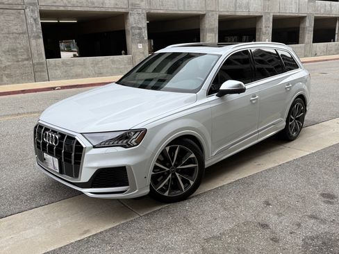 Used 2022 Audi SQ7 Premium Plus w/ SQ7 Executive Package image 2
