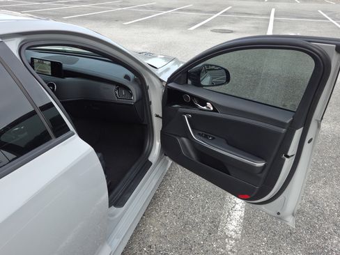 Used 2023 Kia Stinger GT-Line RWD image 6