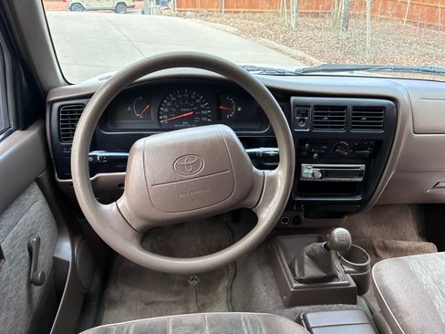 Used 1999 Toyota Tacoma 2WD Xtracab image 17