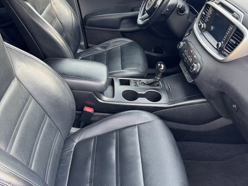 Used 2017 Kia Sorento AWD w/ LX Convenience Package image 8
