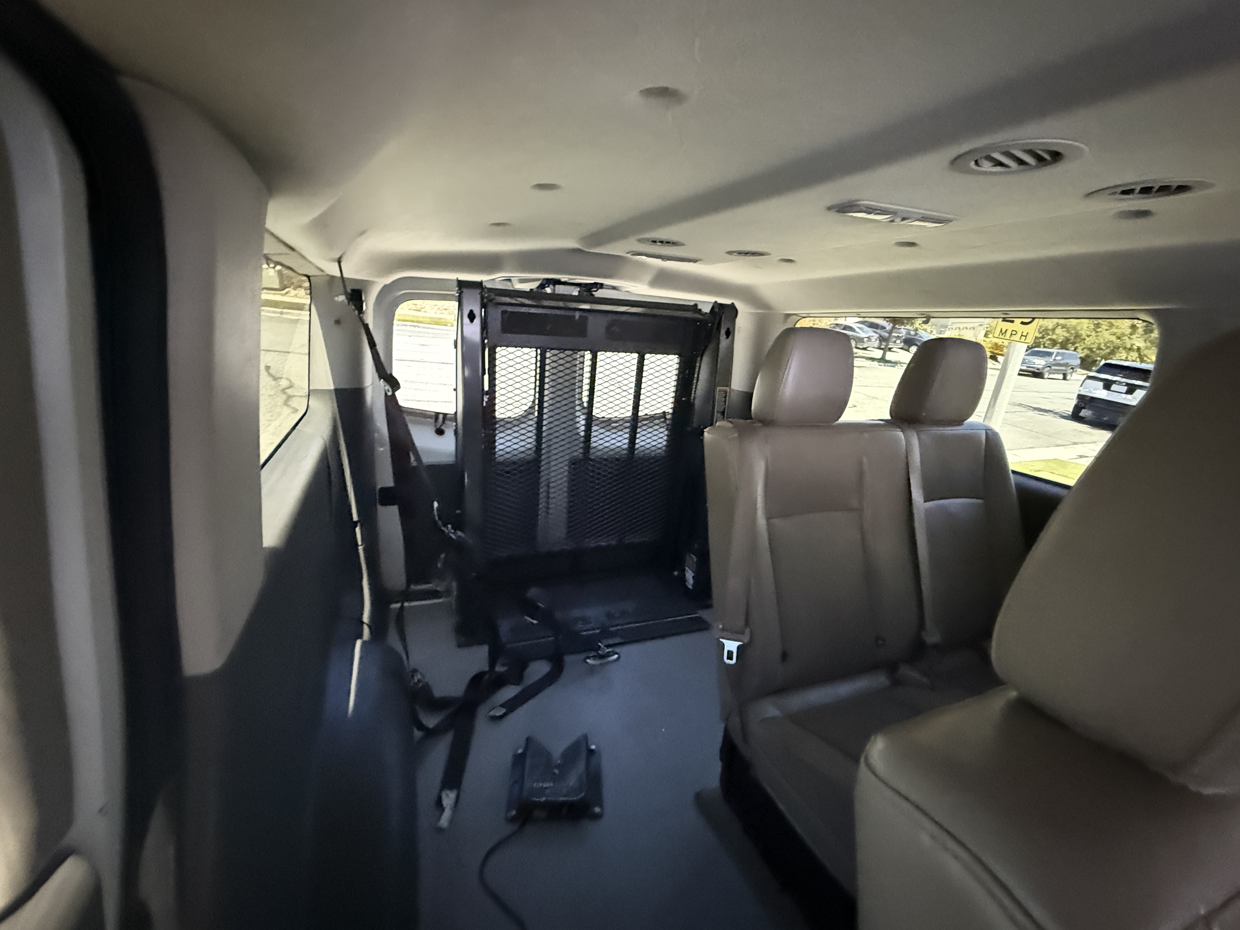 Used 2015 Nissan NV 3500 SL w/ Technology Package RWD image 17