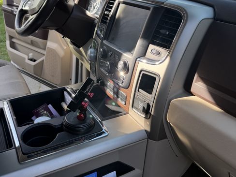 Used 2014 RAM 1500 Laramie image 9