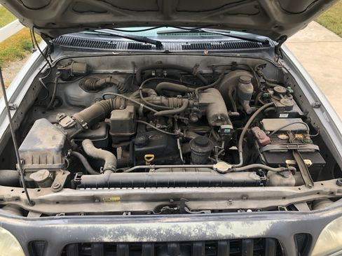 Used 2001 Toyota Tacoma 2WD Regular Cab image 8