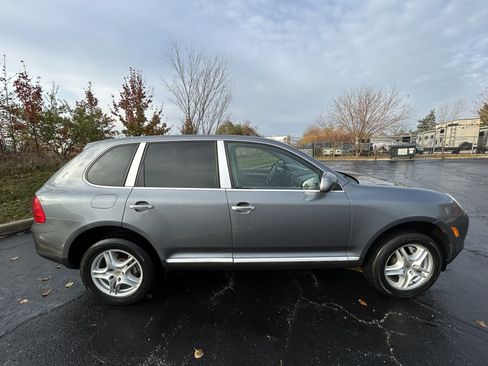 Used 2004 Porsche Cayenne S image 8
