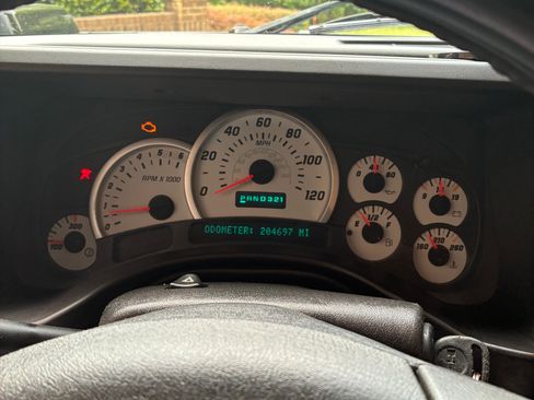 Used 2004 HUMMER H2 AWD/4WD image 1