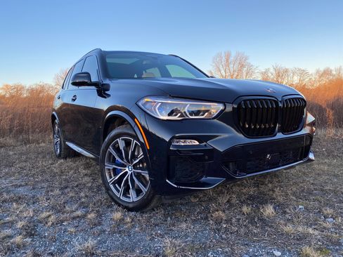 Used 2020 BMW X5 M50i w/ Executive Package image 1
