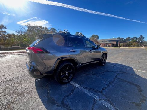 Used 2020 Toyota RAV4 XSE image 4