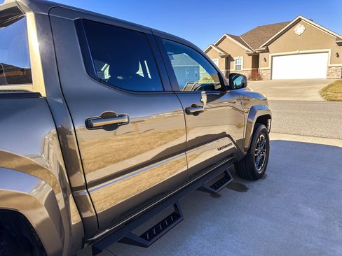 Used 2025 Toyota Tacoma TRD Sport image 8